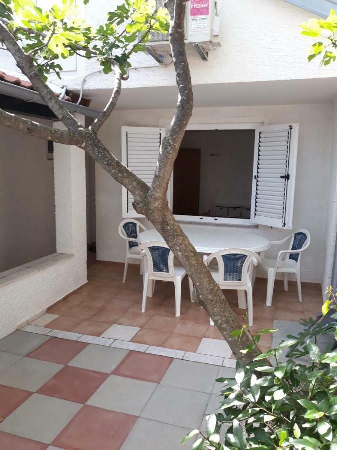 Apartman Grospic 2 Cesarica Kültér fotó
